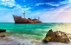 کشتی یونانی در جزیره کیش - توریست پرشیا